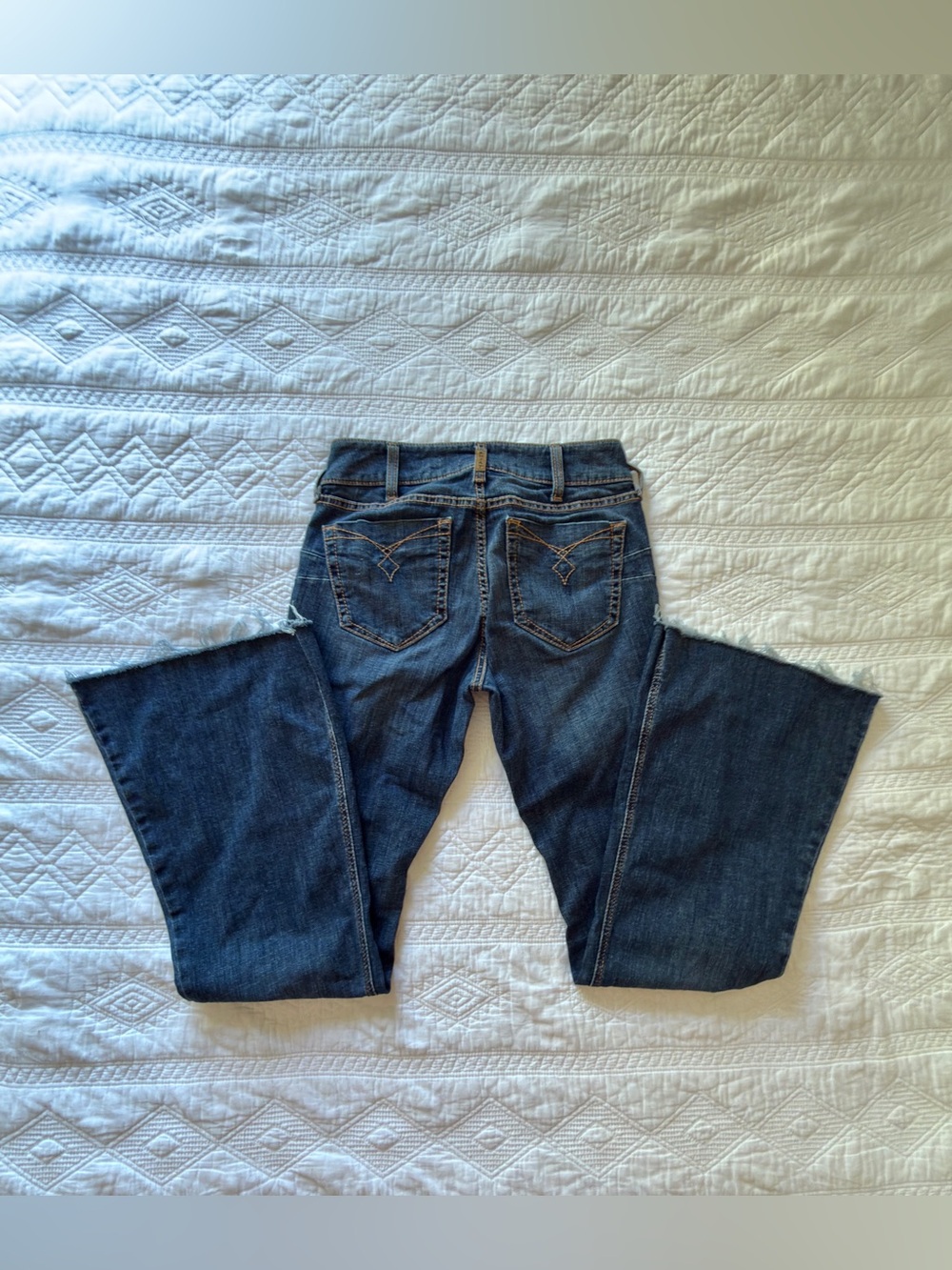 Women’s Ariat Kallie Perfect Rise Flare Jeans 29R Raw Edge, Perfect Condition